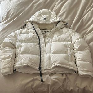 Aritzia Super Puff Shorty White